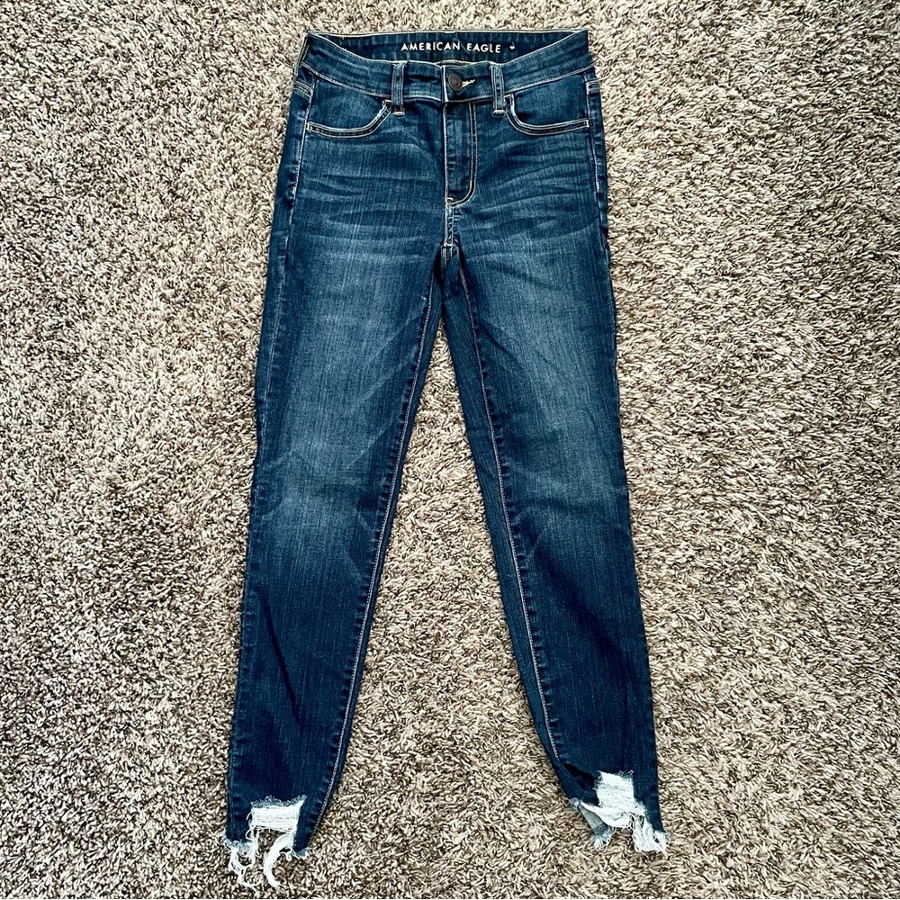 American Eagle High Rise Jegging Crop with destroyed bottoms size 2 Regular